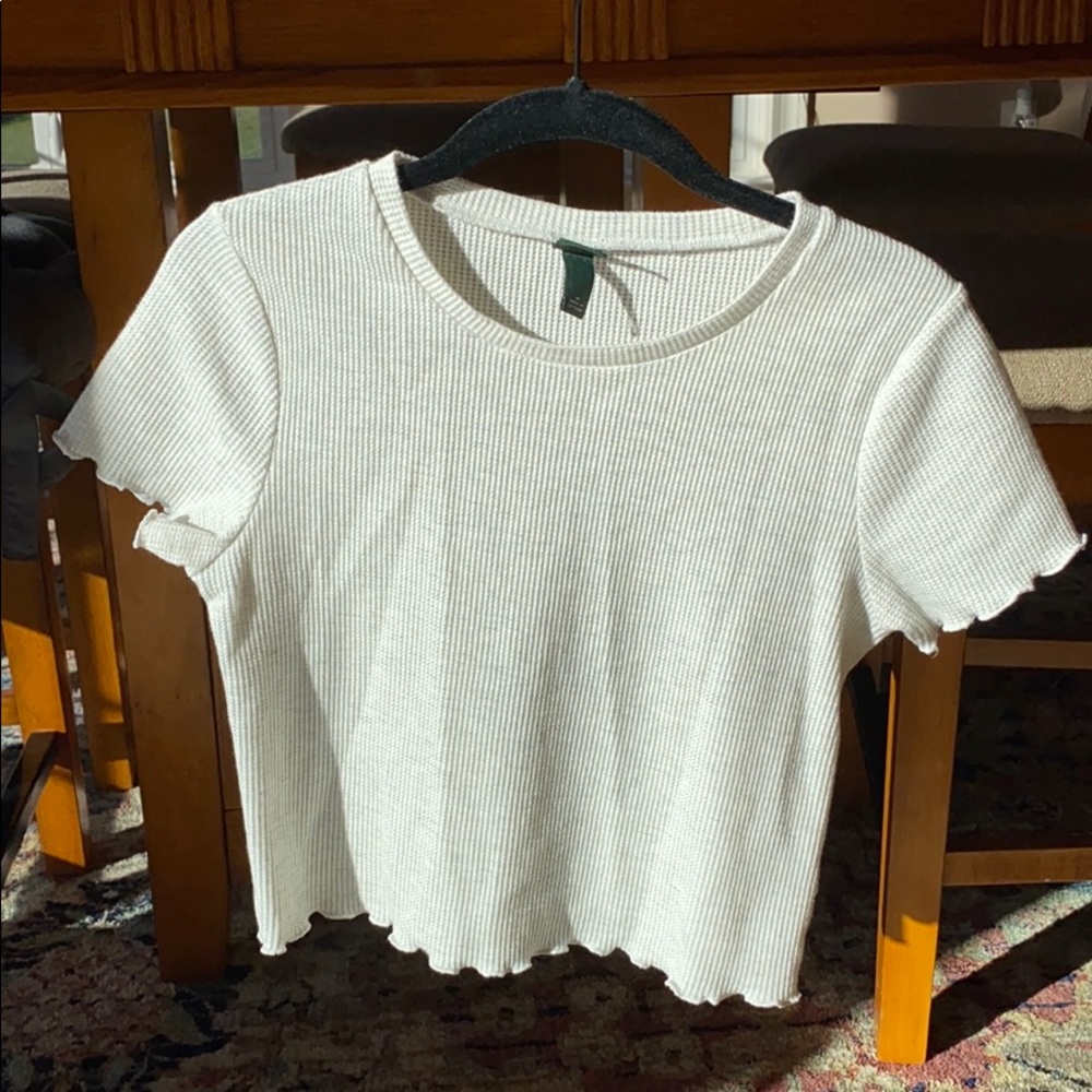 Light Grey Scalloped-Sleeve T-Shirt